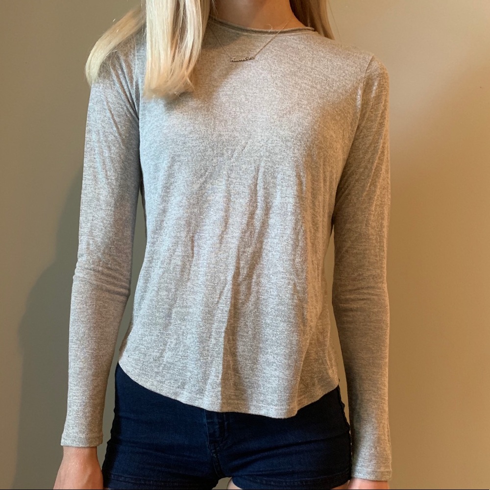 VINCE gray light weight sweater